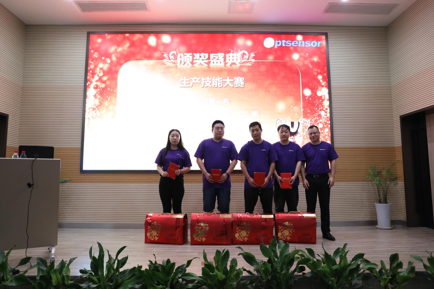 5f321b4be6e97.jpg 5f321b4be6e97.jpg